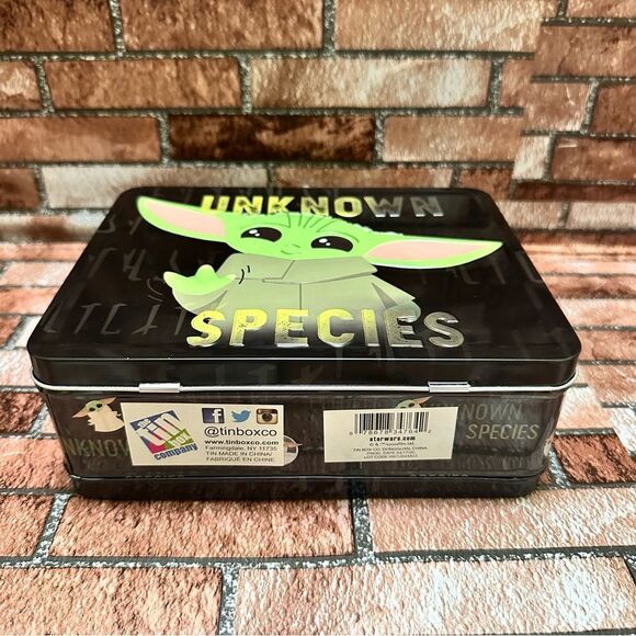 Star Wars Mandalorian The Child Yoda UNKNOWN SPECIES Box Tin - Picture 10 of 12